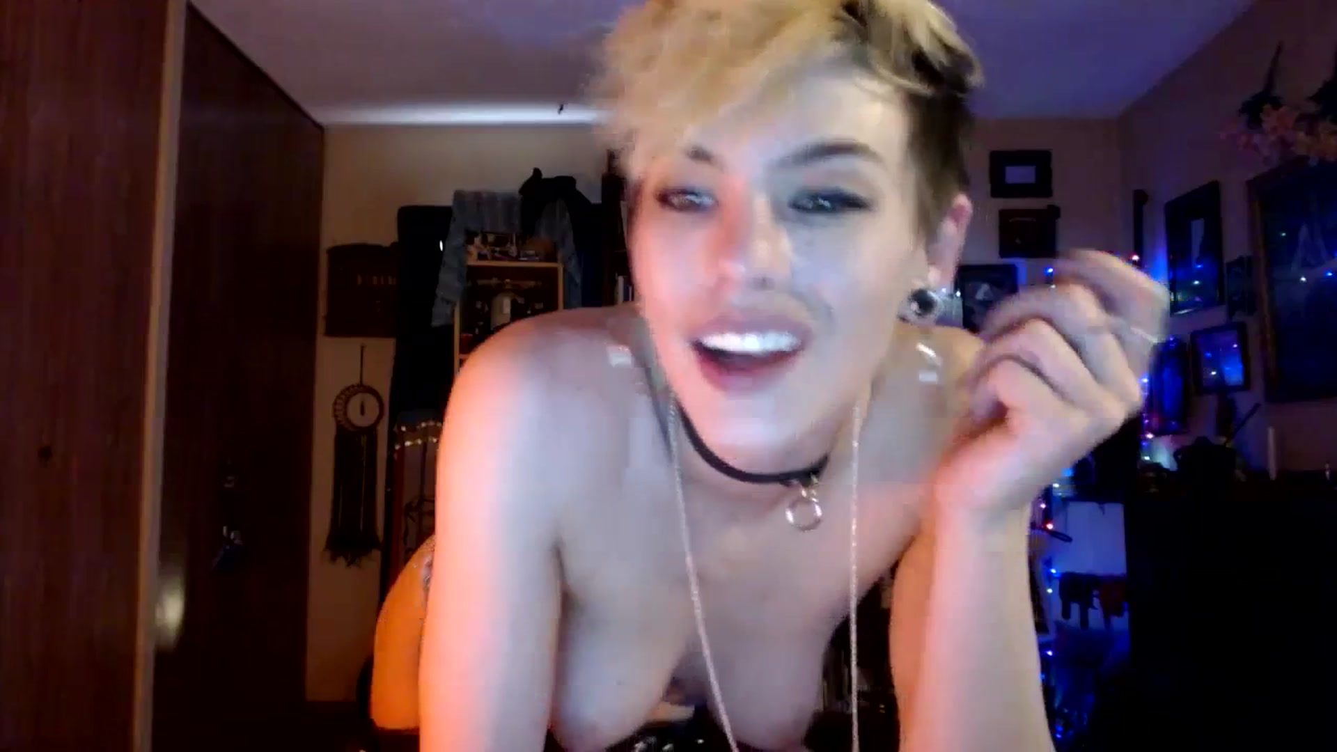 Gallery image thumbnail from Ancored's myfreecams stream on, 07/07/2023, 21:04 image 6 of 20