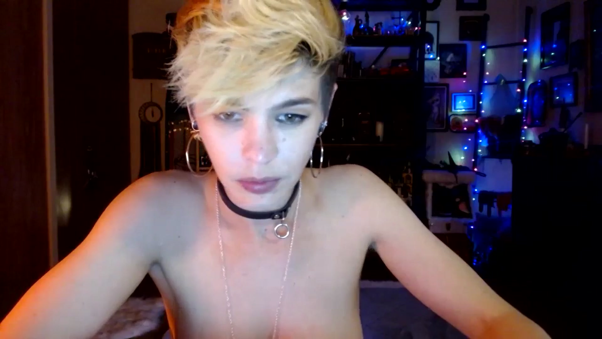 Gallery image thumbnail from Ancored's myfreecams stream on, 07/07/2023, 21:04 image 16 of 20