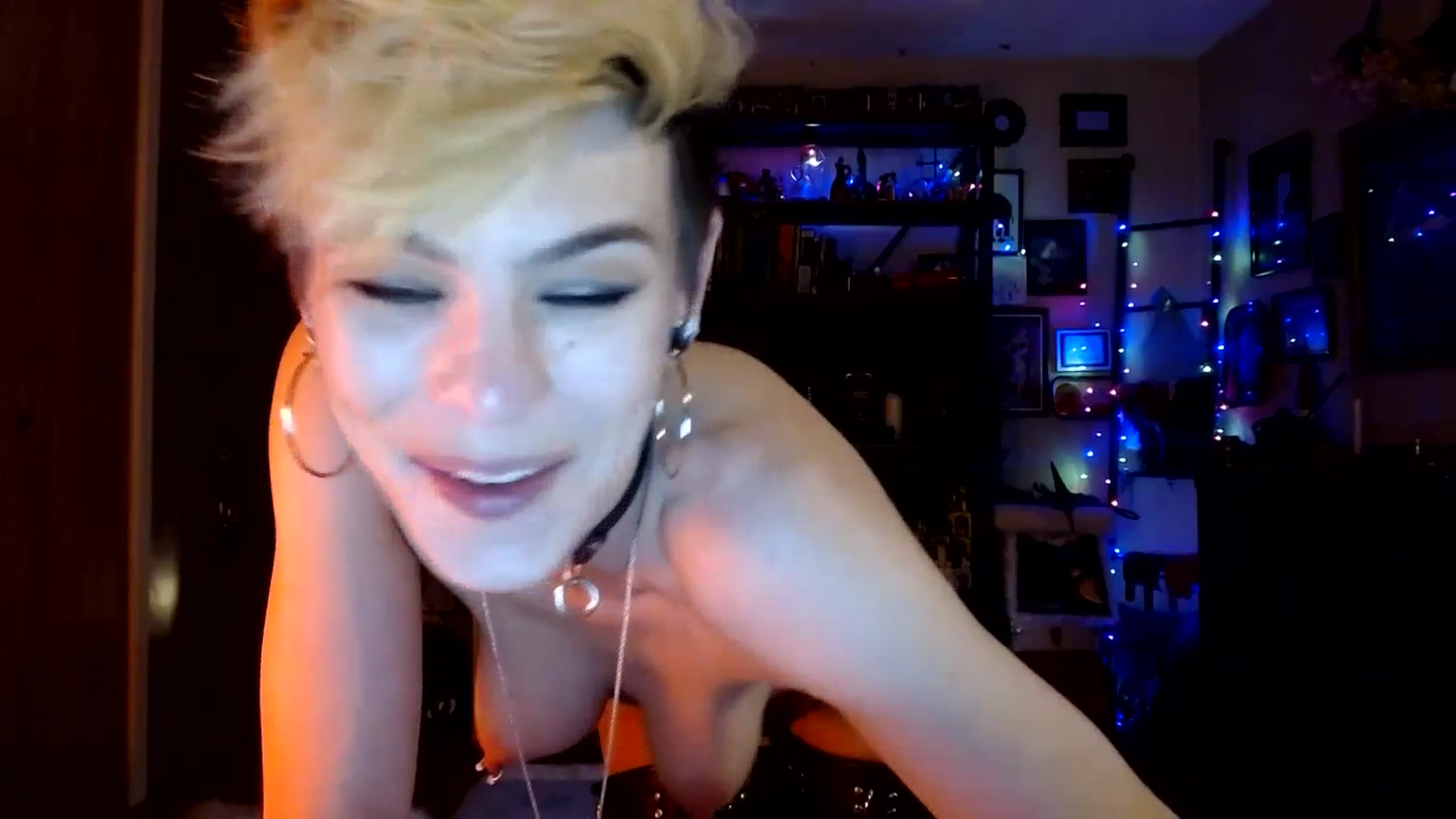 Gallery image thumbnail from Ancored's myfreecams stream on, 07/07/2023, 21:04 image 19 of 20