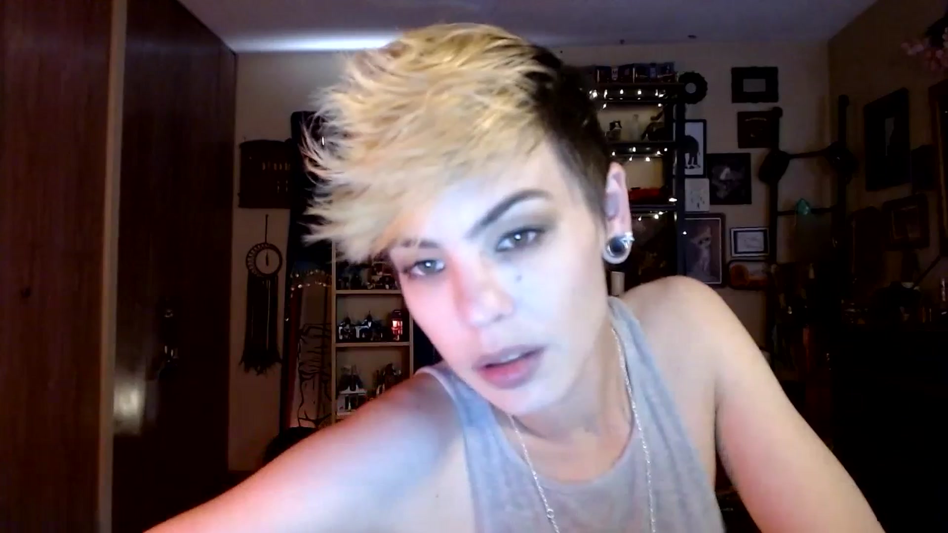 Gallery image thumbnail from Ancored's myfreecams stream on, 07/10/2023, 19:48 image 4 of 20