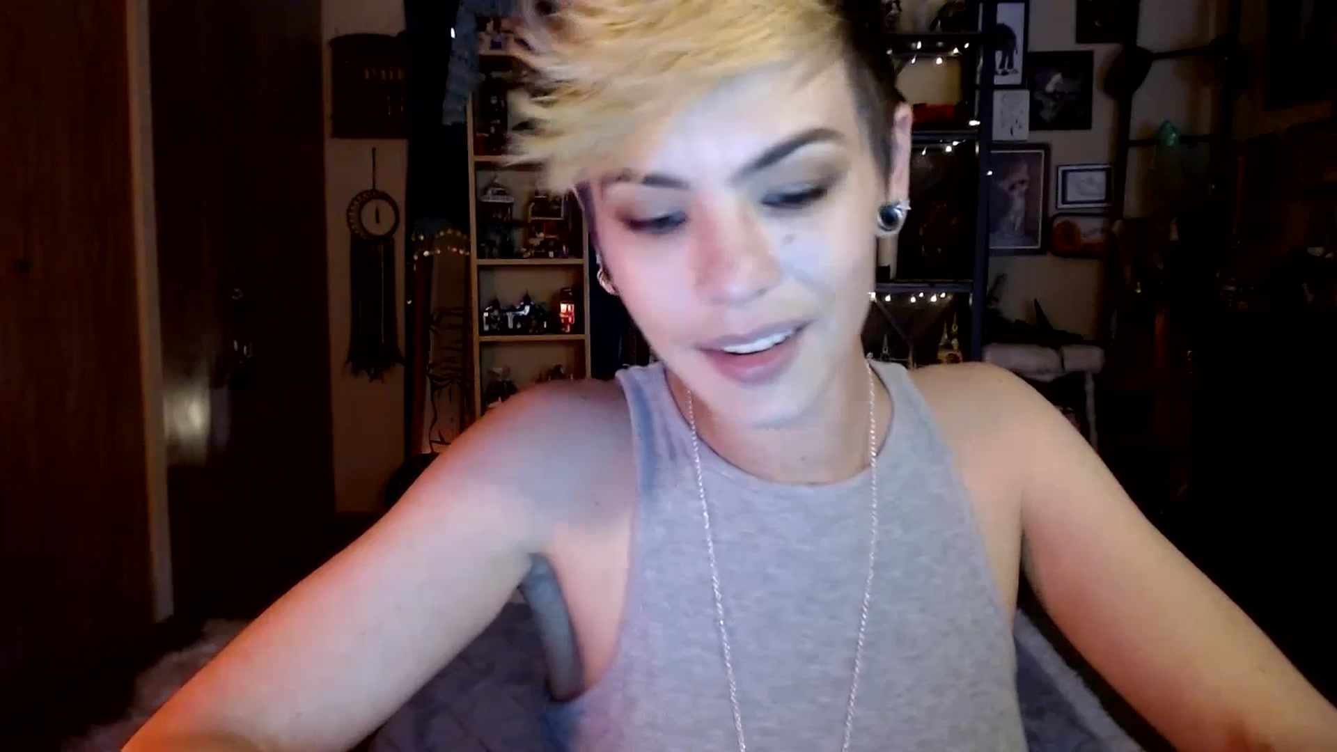 Gallery image thumbnail from Ancored's myfreecams stream on, 07/10/2023, 19:48 image 16 of 20