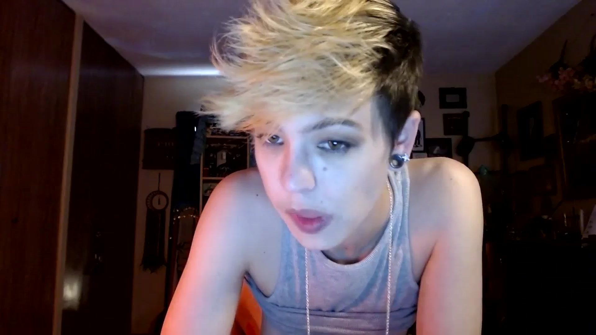 Gallery image thumbnail from Ancored's myfreecams stream on, 07/10/2023, 19:48 image 3 of 20