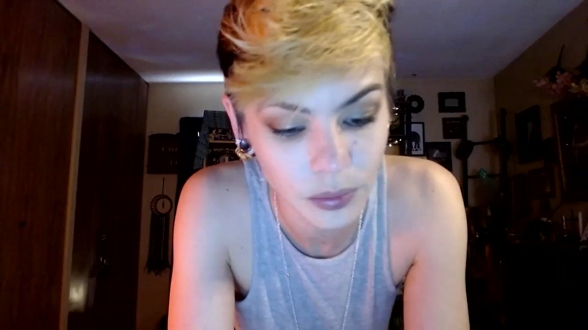 Gallery image thumbnail from Ancored's myfreecams stream on, 07/10/2023, 19:48 image 10 of 20