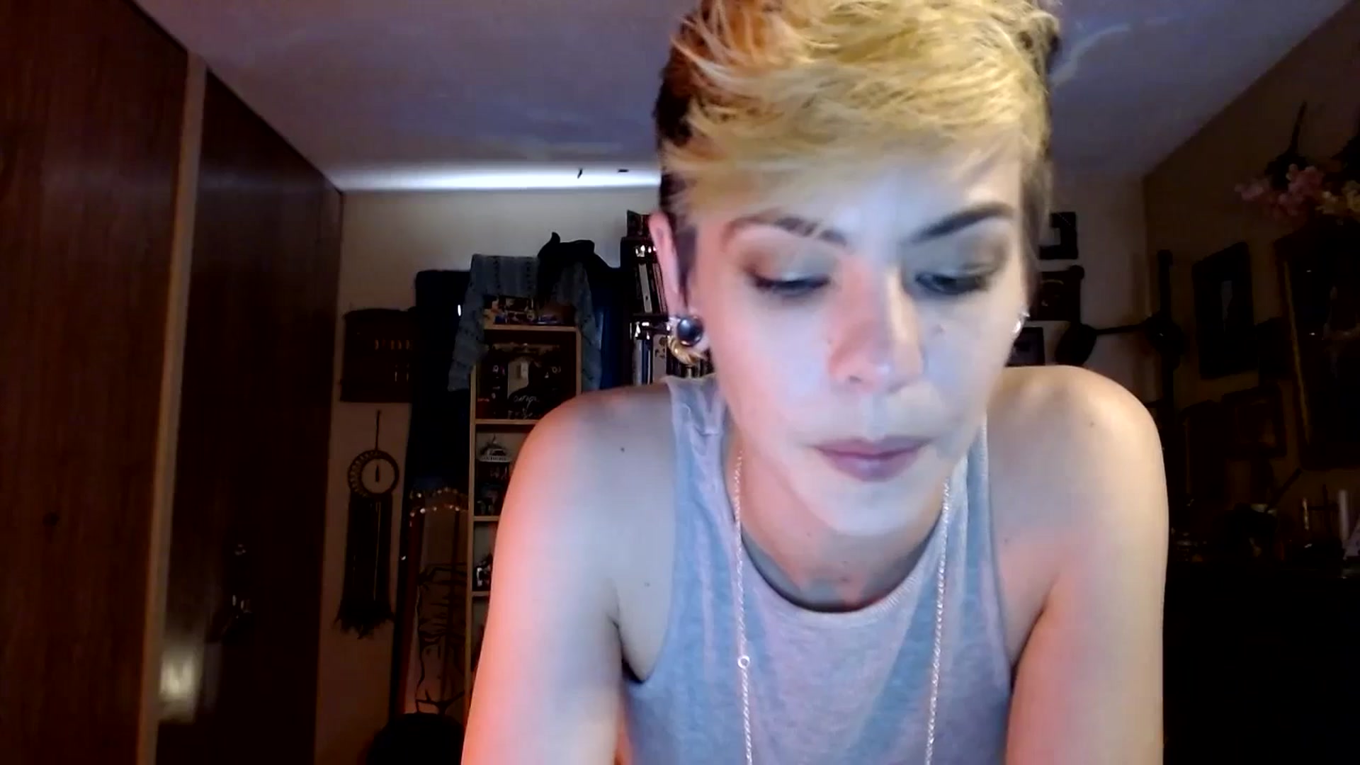 Gallery image thumbnail from Ancored's myfreecams stream on, 07/10/2023, 19:48 image 9 of 20