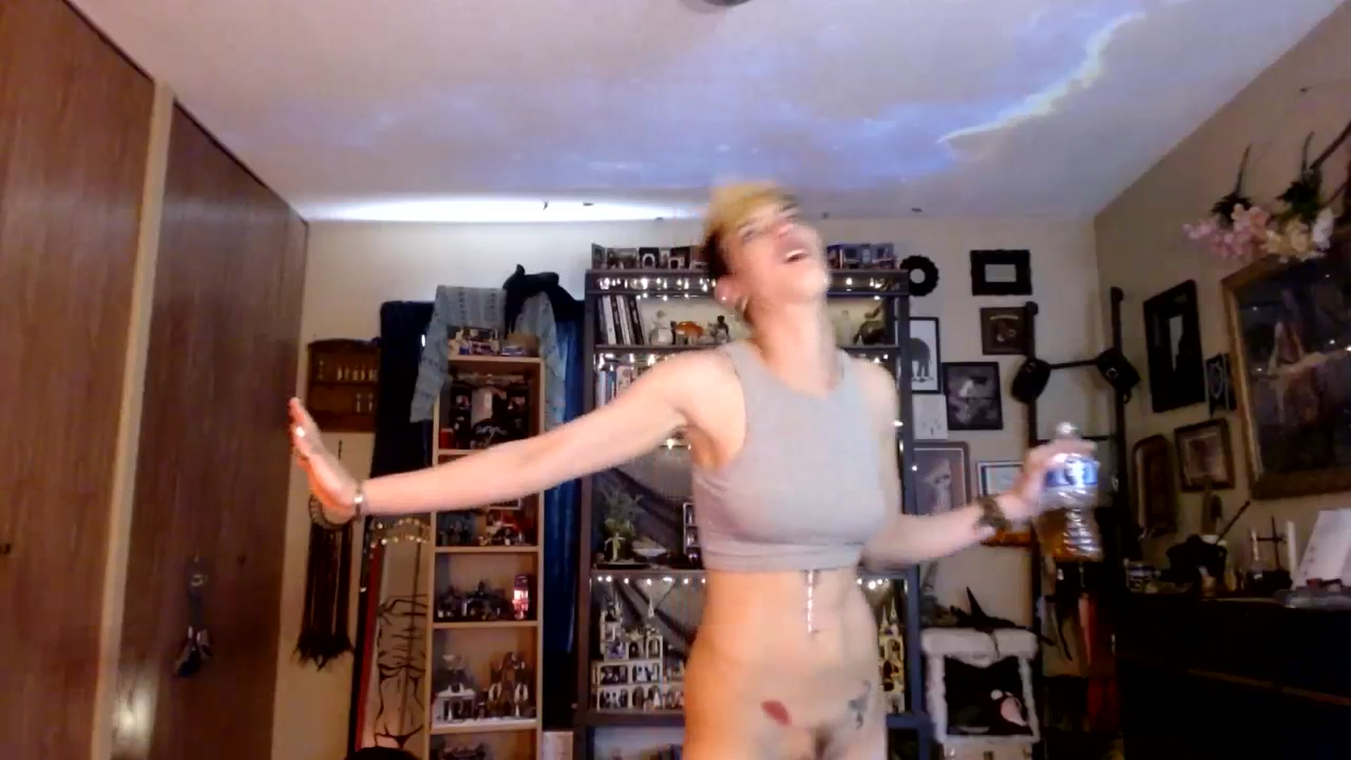 Gallery image thumbnail from Ancored's myfreecams stream on, 07/10/2023, 21:01 image 12 of 20