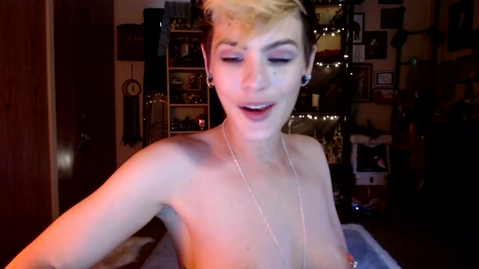 Gallery image thumbnail from Ancored's myfreecams stream on, 07/11/2023, 21:19 image 9 of 20