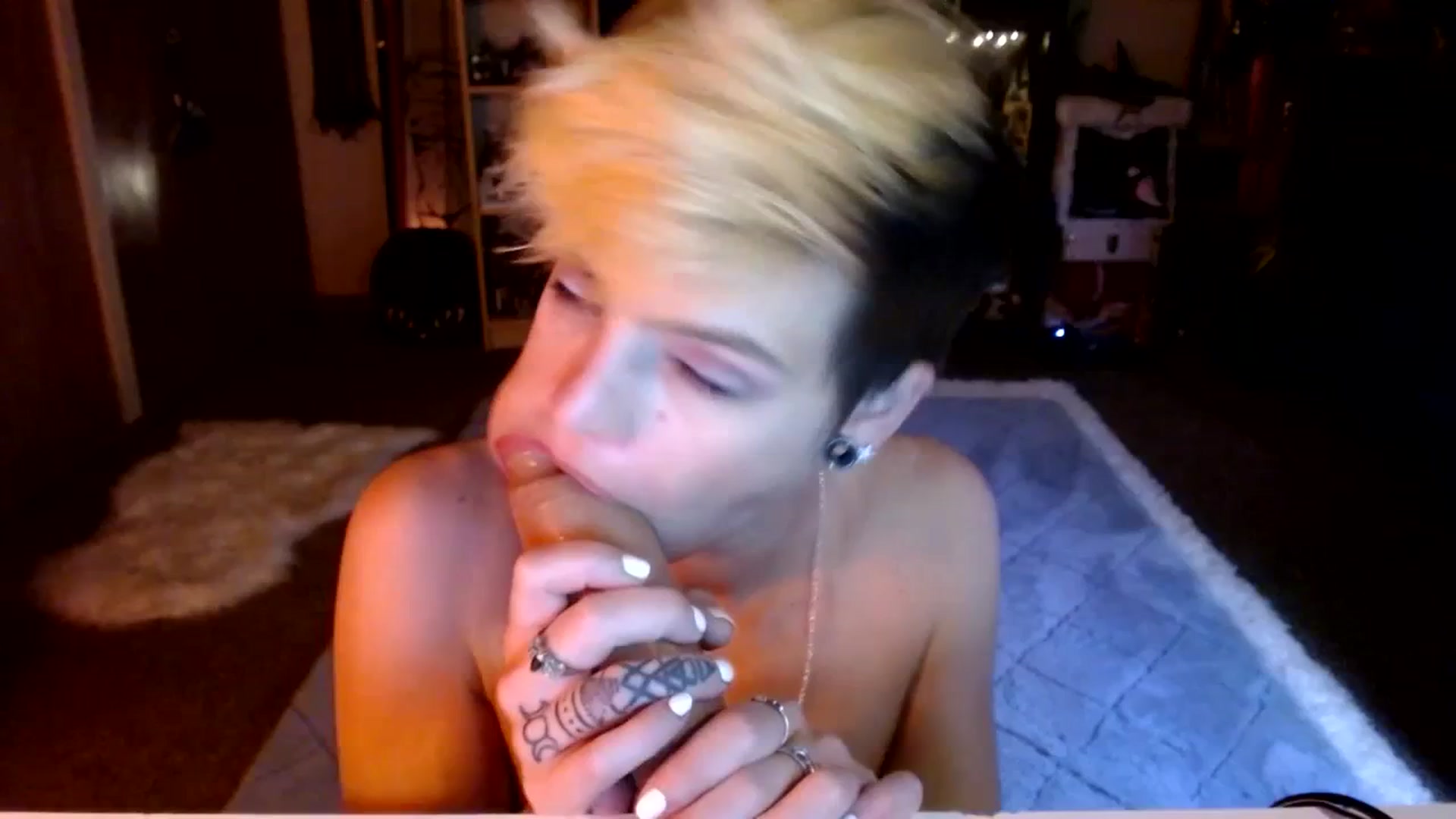 Gallery image thumbnail from Ancored's myfreecams stream on, 07/11/2023, 21:19 image 12 of 20