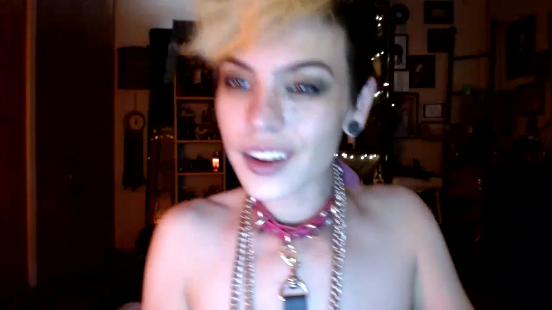 Gallery image thumbnail from Ancored's myfreecams stream on, 07/13/2023, 21:00 image 16 of 20