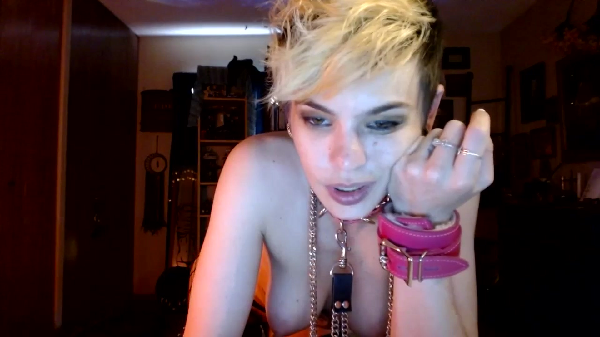 Gallery image thumbnail from Ancored's myfreecams stream on, 07/13/2023, 21:00 image 19 of 20