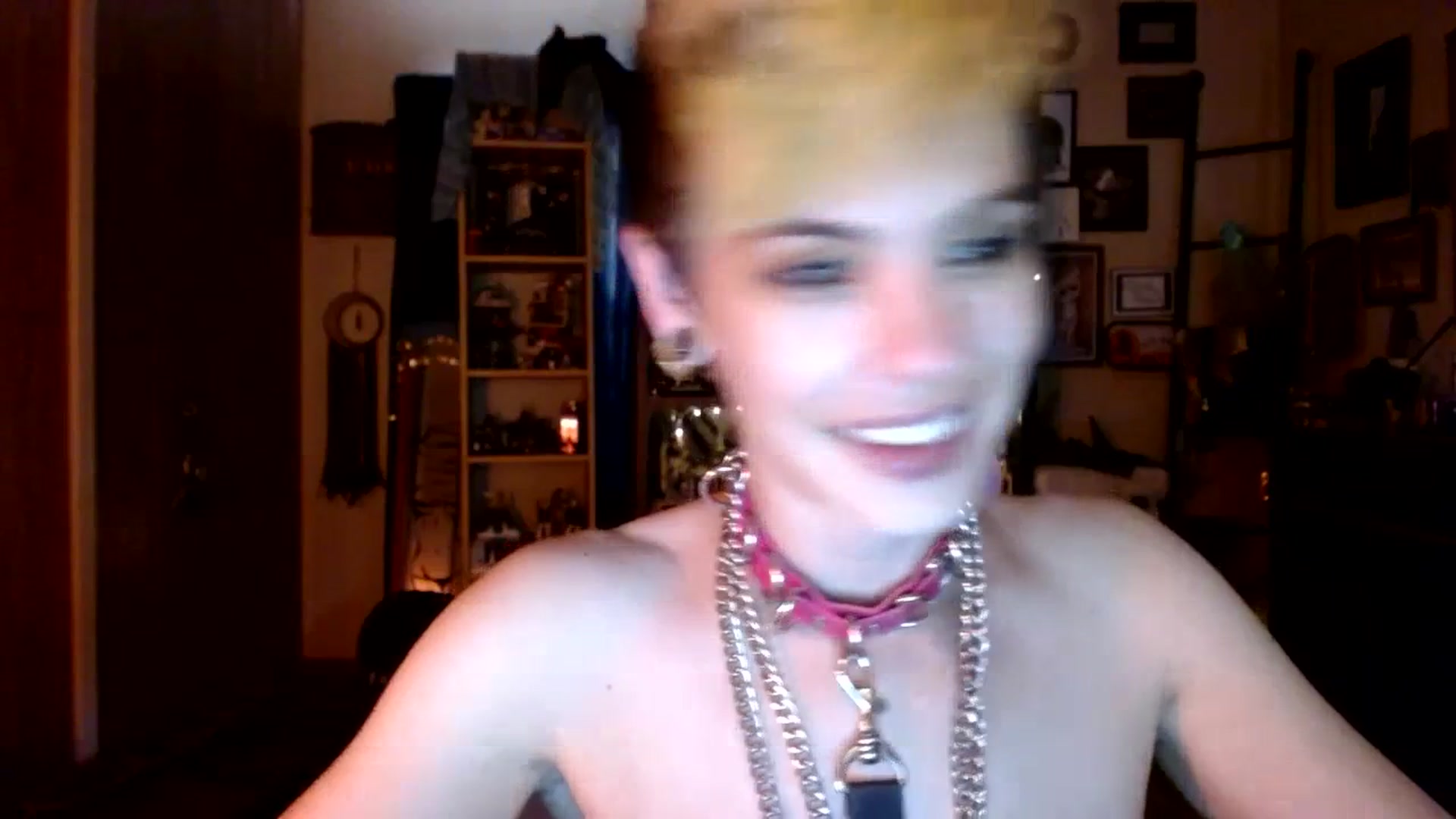 Gallery image thumbnail from Ancored's myfreecams stream on, 07/13/2023, 21:00 image 17 of 20