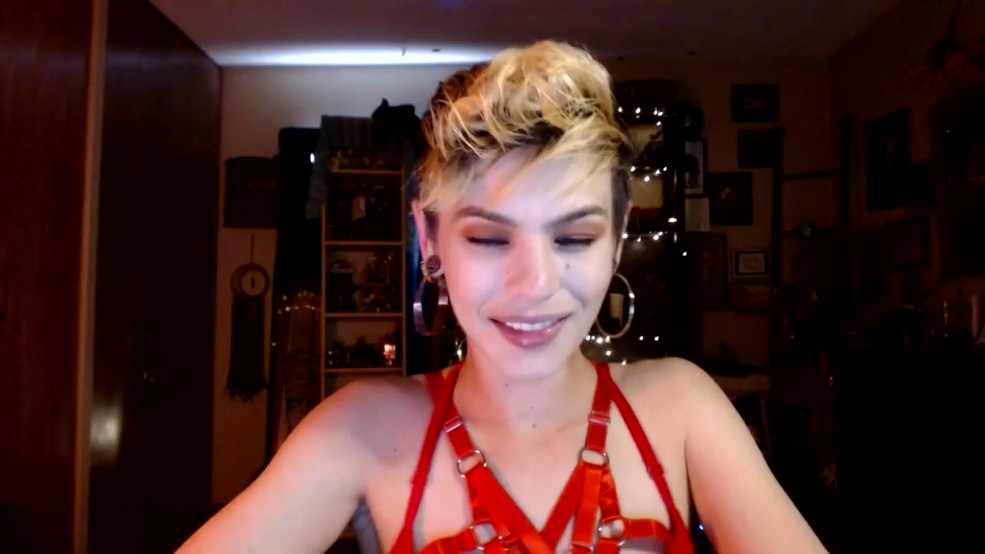 Gallery image thumbnail from Ancored's myfreecams stream on, 07/18/2023, 19:57 image 17 of 20