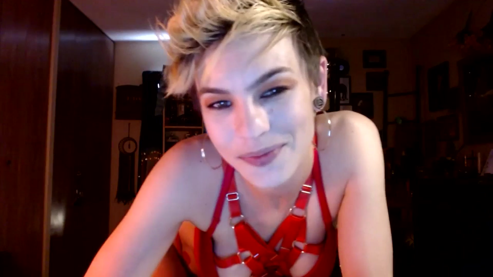 Gallery image thumbnail from Ancored's myfreecams stream on, 07/18/2023, 19:57 image 12 of 20