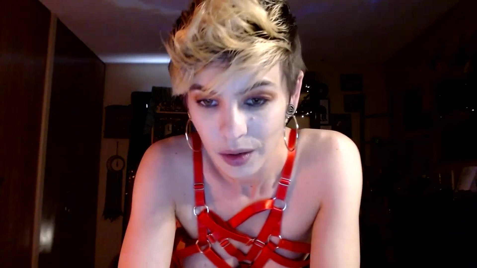 Gallery image thumbnail from Ancored's myfreecams stream on, 07/18/2023, 20:35 image 7 of 20