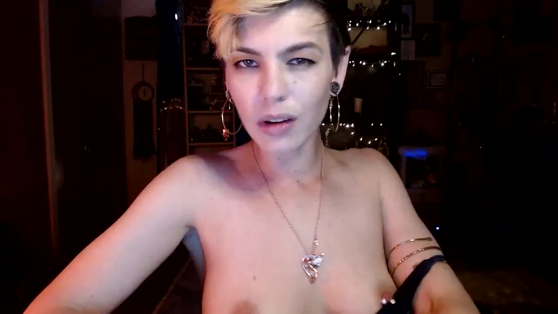 Gallery image thumbnail from Ancored's myfreecams stream on, 07/23/2023, 20:35 image 2 of 20