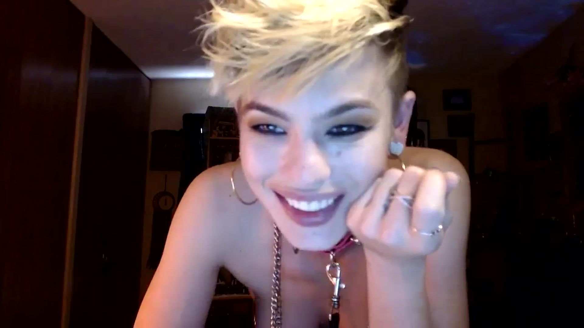 Gallery image thumbnail from Ancored's myfreecams stream on, 07/26/2023, 21:44 image 12 of 20
