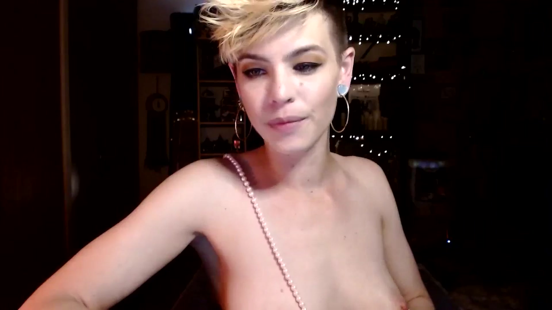 Gallery image thumbnail from Ancored's myfreecams stream on, 07/26/2023, 21:44 image 5 of 20