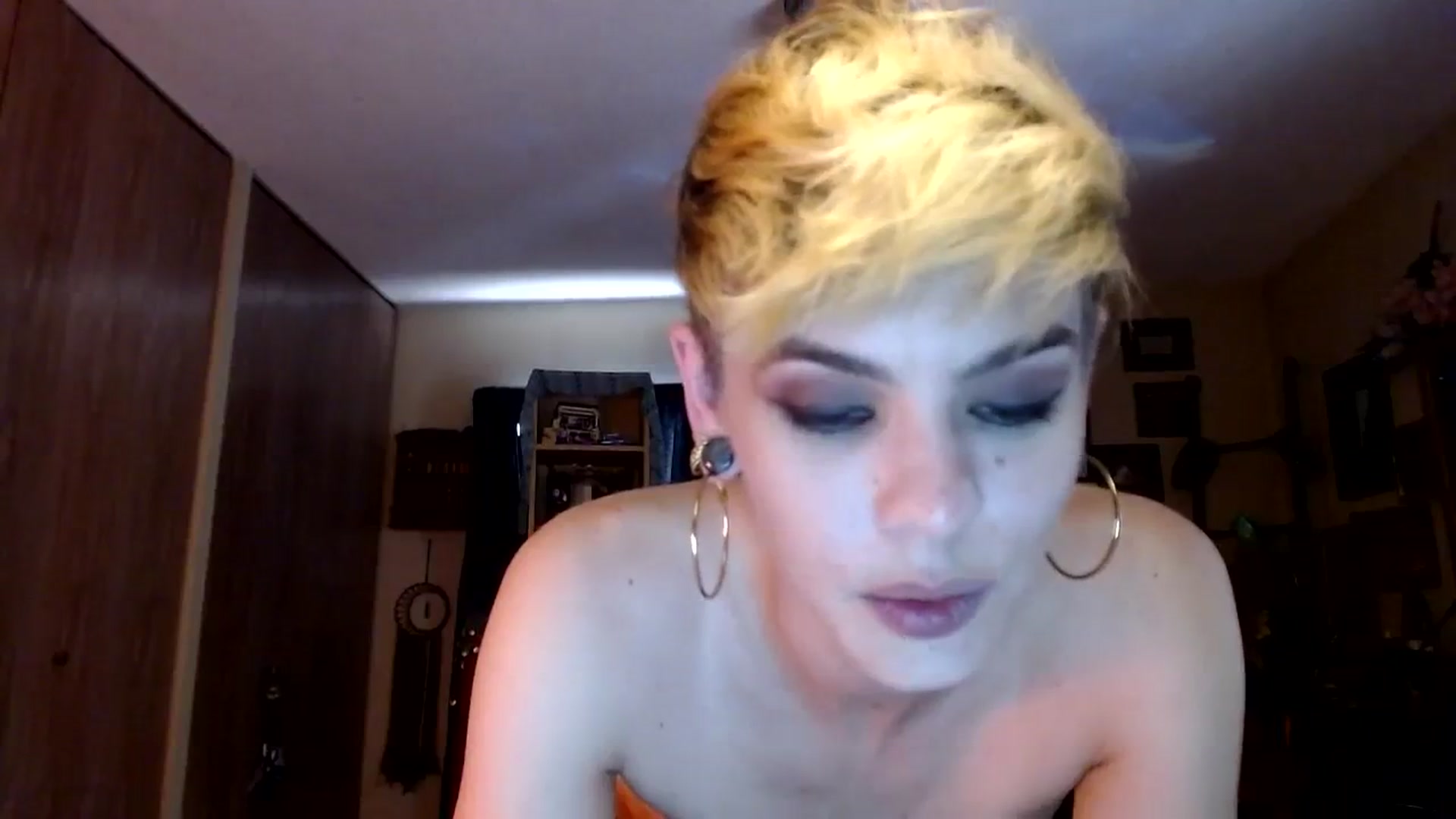 Gallery image thumbnail from Ancored's myfreecams stream on, 07/29/2023, 21:02 image 3 of 20