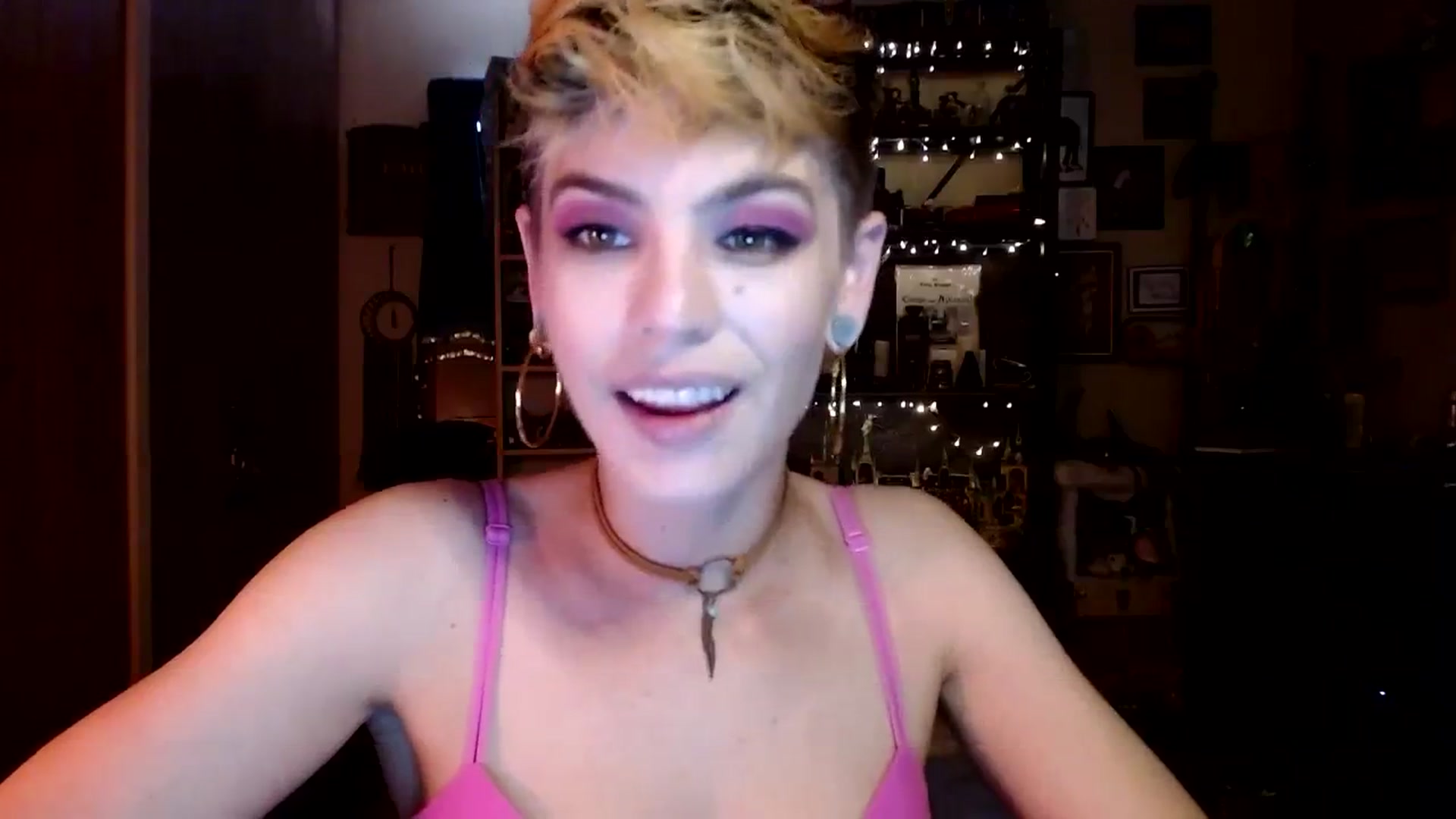 Gallery image thumbnail from Ancored's myfreecams stream on, 07/31/2023, 20:53 image 3 of 20