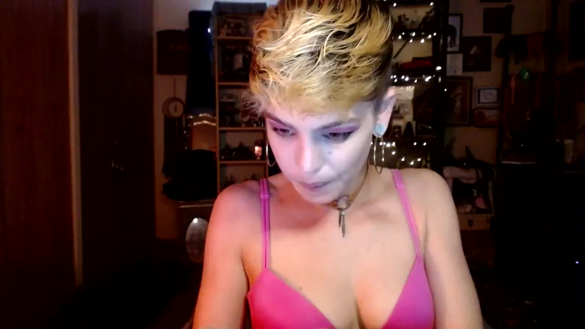 Gallery image thumbnail from Ancored's myfreecams stream on, 07/31/2023, 20:53 image 4 of 20