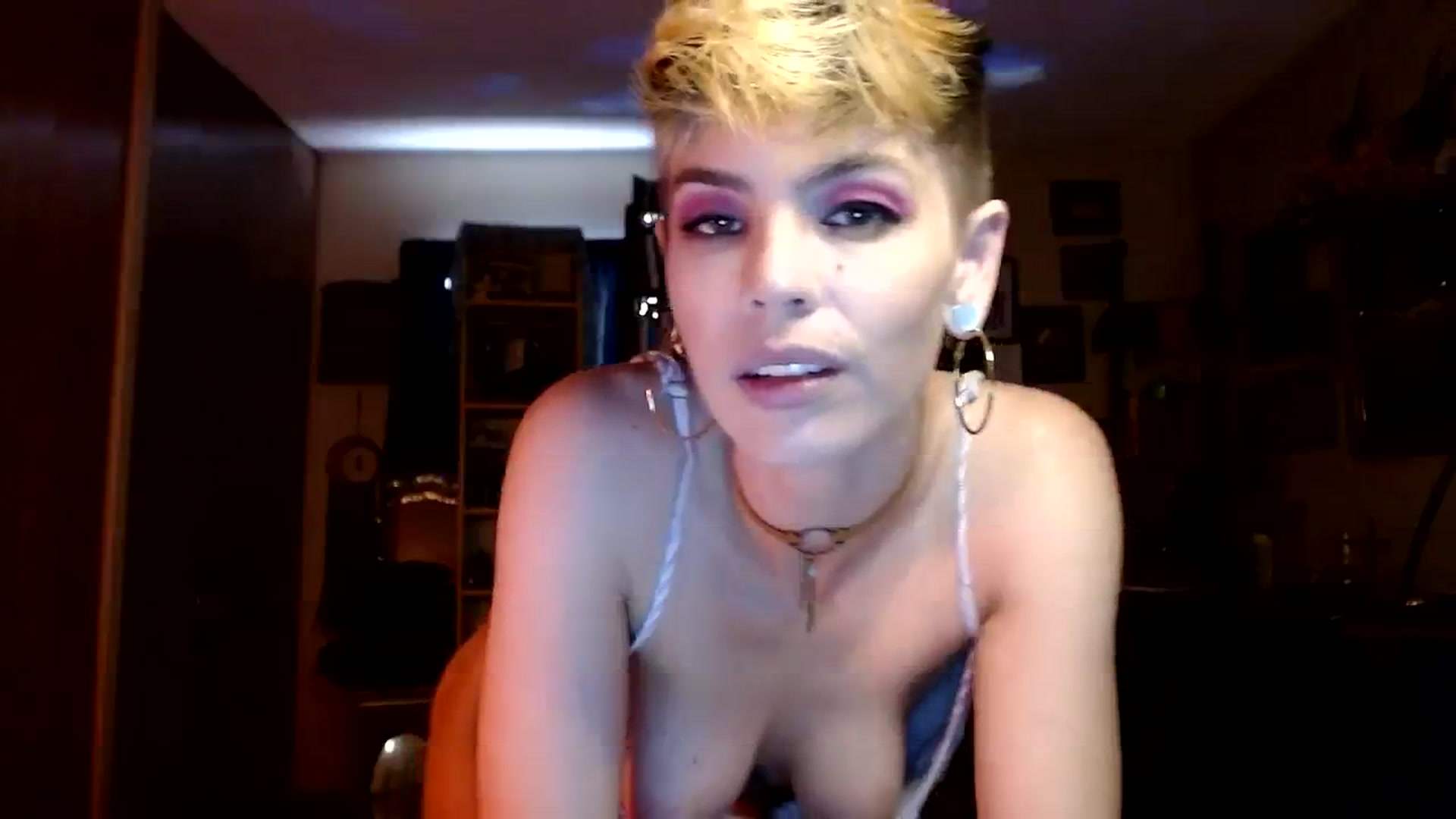 Gallery image thumbnail from Ancored's myfreecams stream on, 07/31/2023, 20:53 image 8 of 20