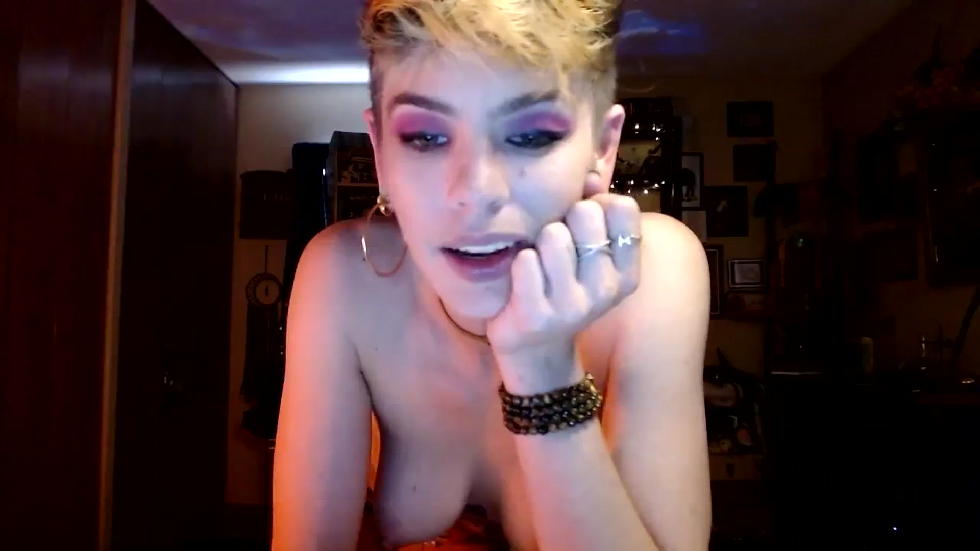 Gallery image thumbnail from Ancored's myfreecams stream on, 07/31/2023, 20:53 image 5 of 20