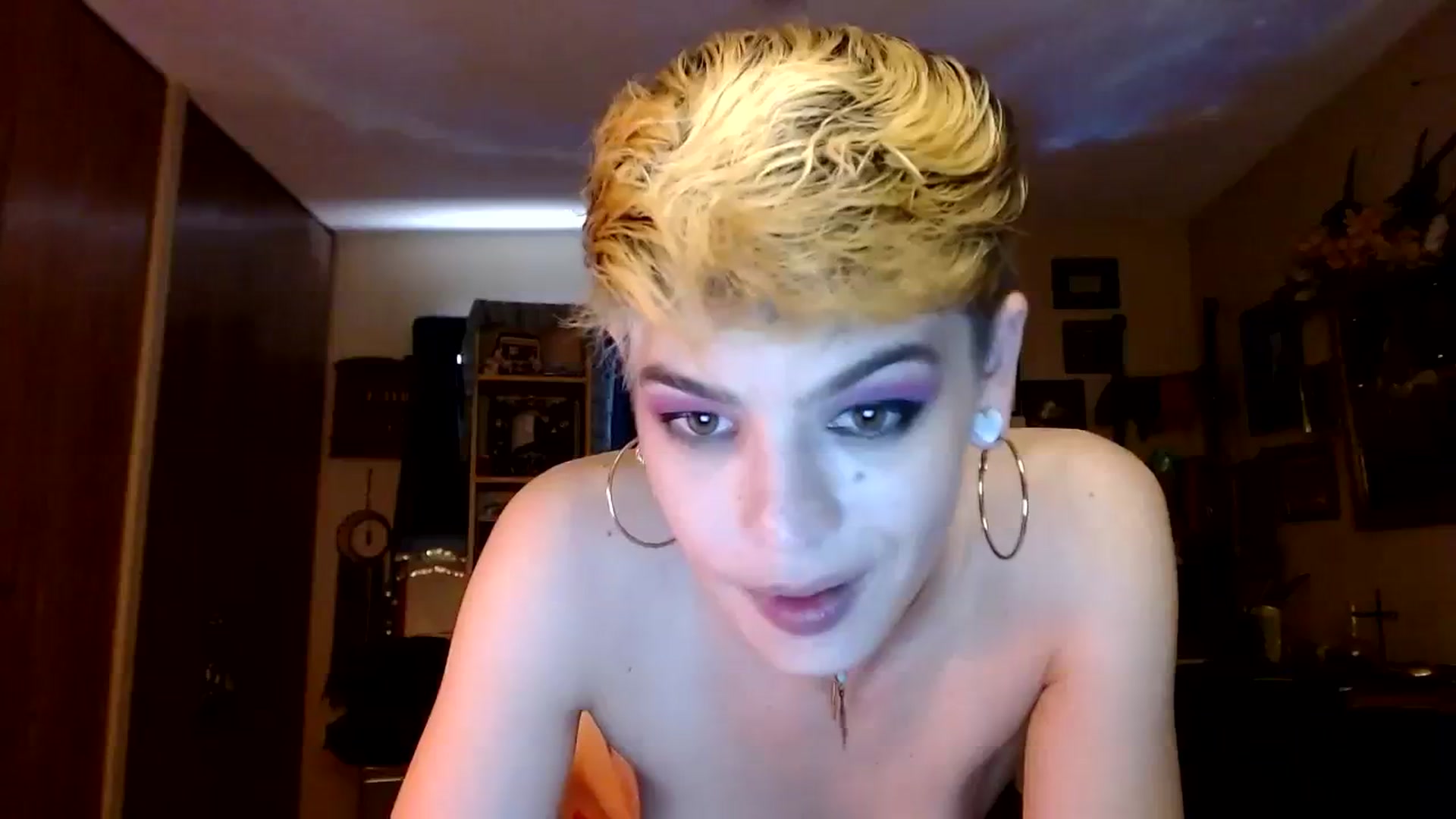 Gallery image thumbnail from Ancored's myfreecams stream on, 07/31/2023, 20:53 image 18 of 20