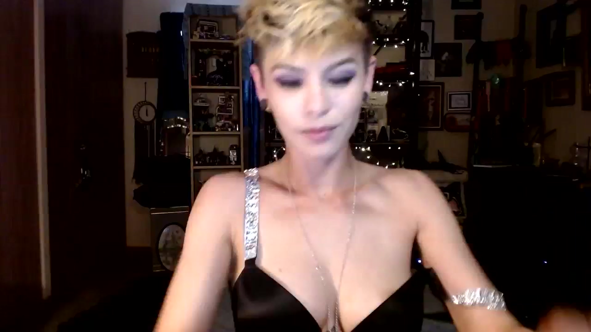 Gallery image thumbnail from Ancored's myfreecams stream on, 08/04/2023, 21:41 image 1 of 20