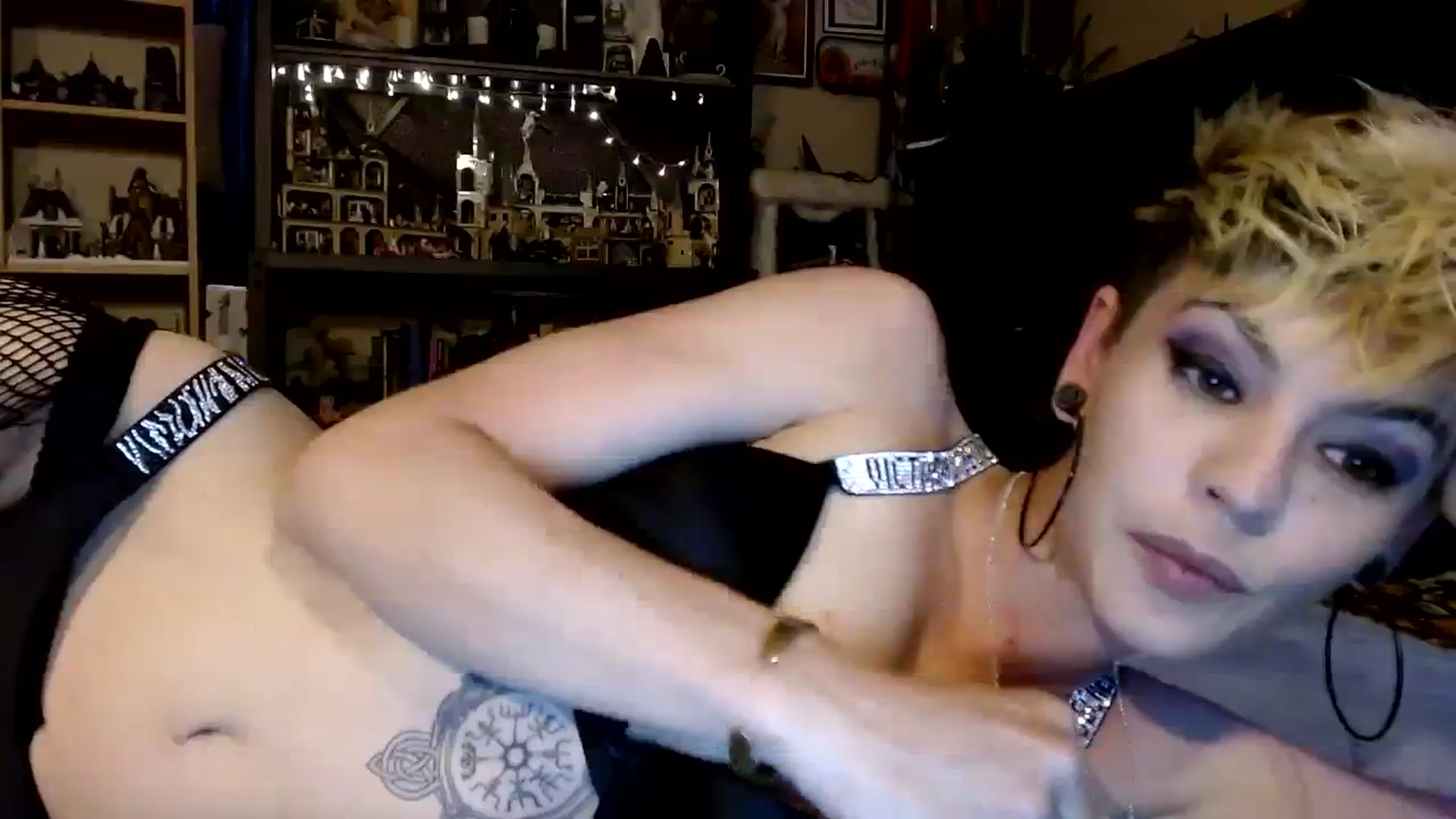 Gallery image thumbnail from Ancored's myfreecams stream on, 08/04/2023, 21:41 image 12 of 20