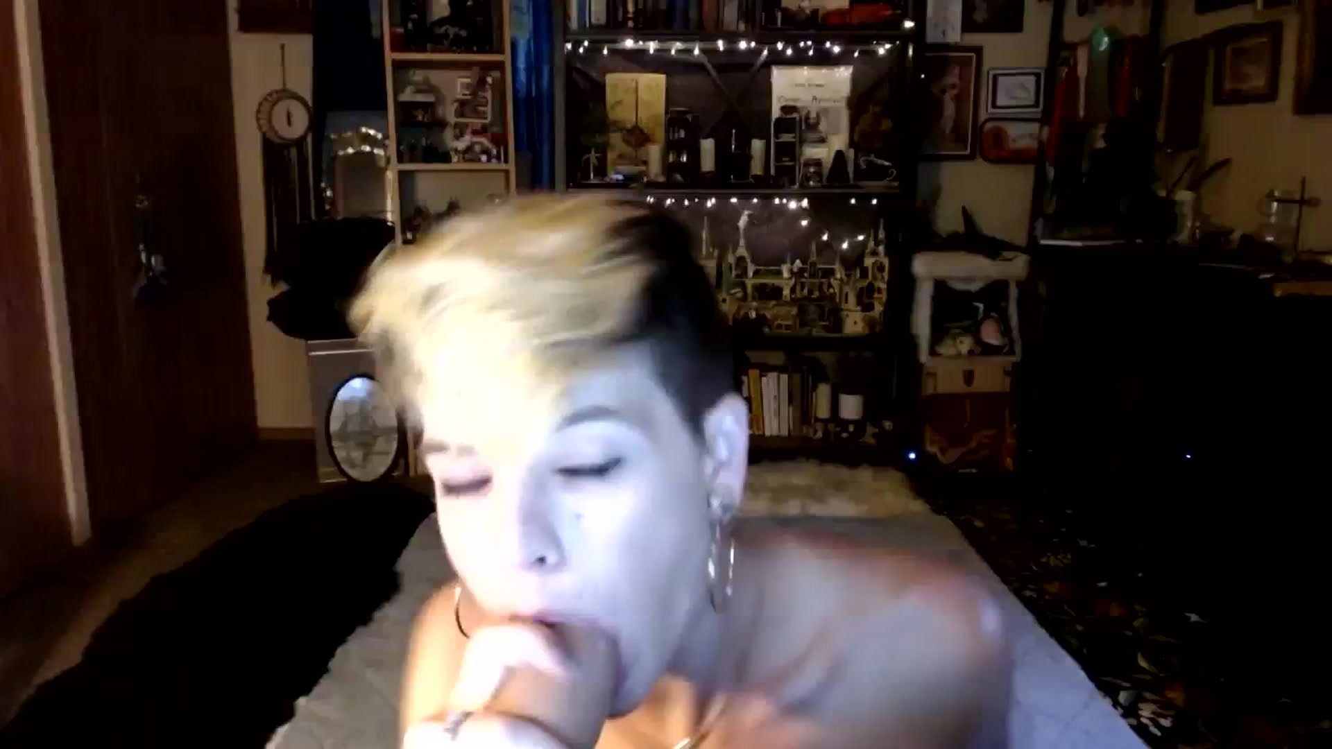 Gallery image thumbnail from Ancored's myfreecams stream on, 08/06/2023, 22:32 image 1 of 20