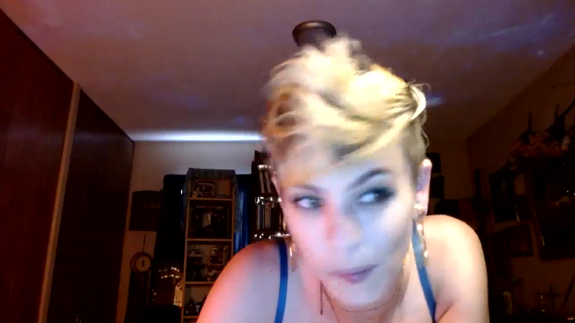 Gallery image thumbnail from Ancored's myfreecams stream on, 08/08/2023, 22:00 image 5 of 20