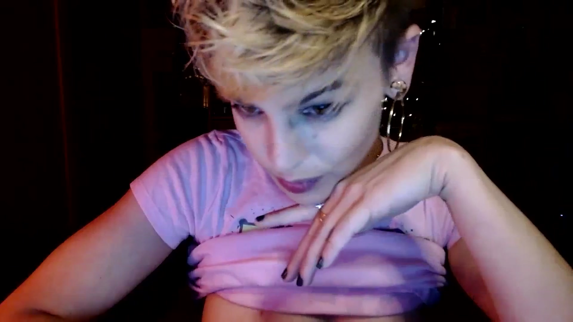 Gallery image thumbnail from Ancored's myfreecams stream on, 08/08/2023, 22:00 image 14 of 20