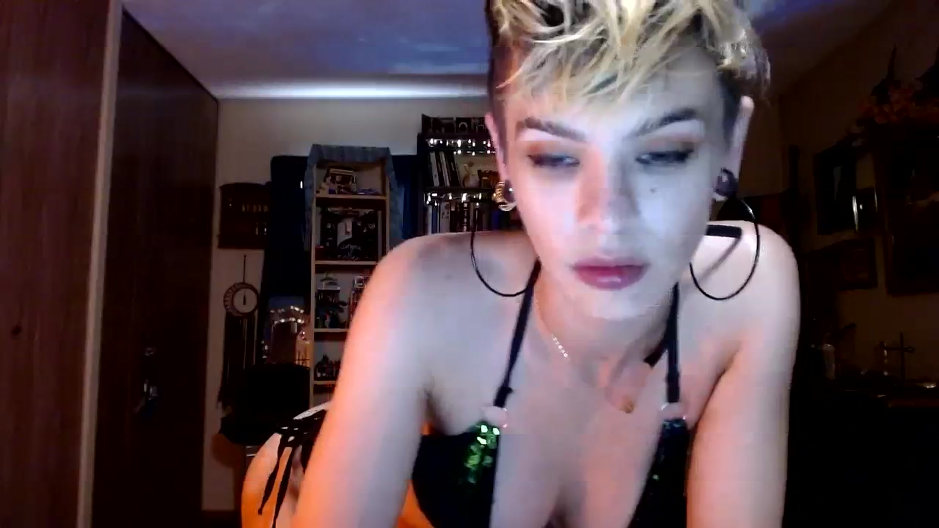Gallery image thumbnail from Ancored's myfreecams stream on, 08/10/2023, 20:37 image 4 of 20