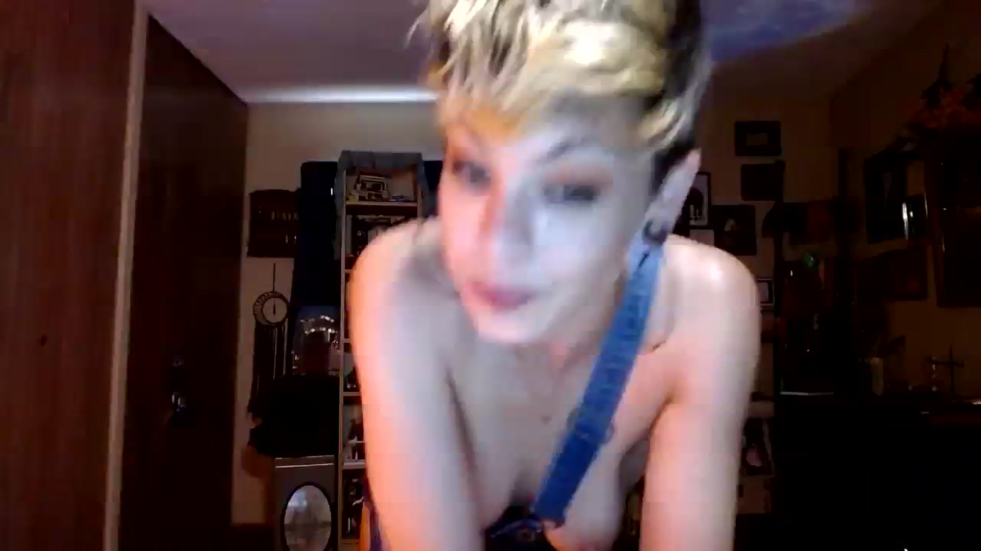 Gallery image thumbnail from Ancored's myfreecams stream on, 08/10/2023, 20:37 image 15 of 20