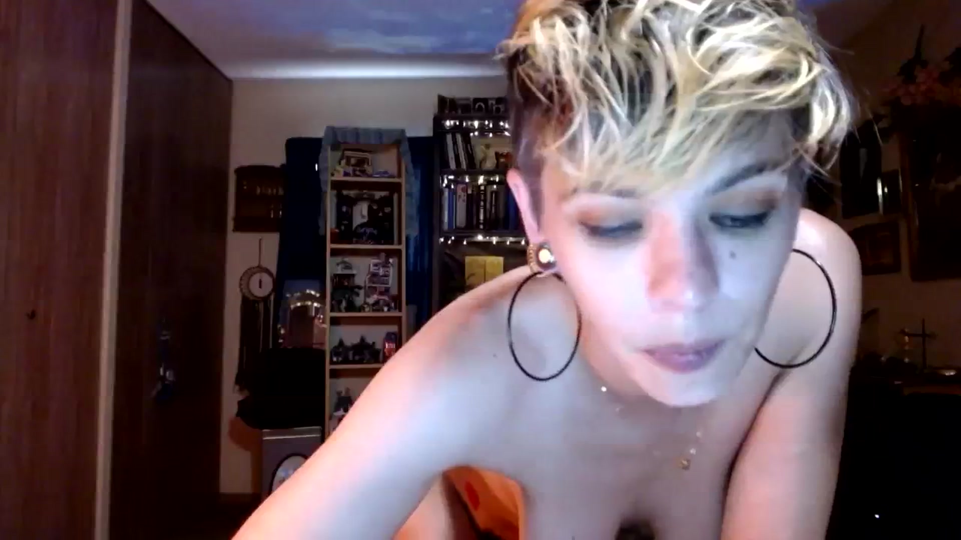 Gallery image thumbnail from Ancored's myfreecams stream on, 08/10/2023, 20:37 image 14 of 20