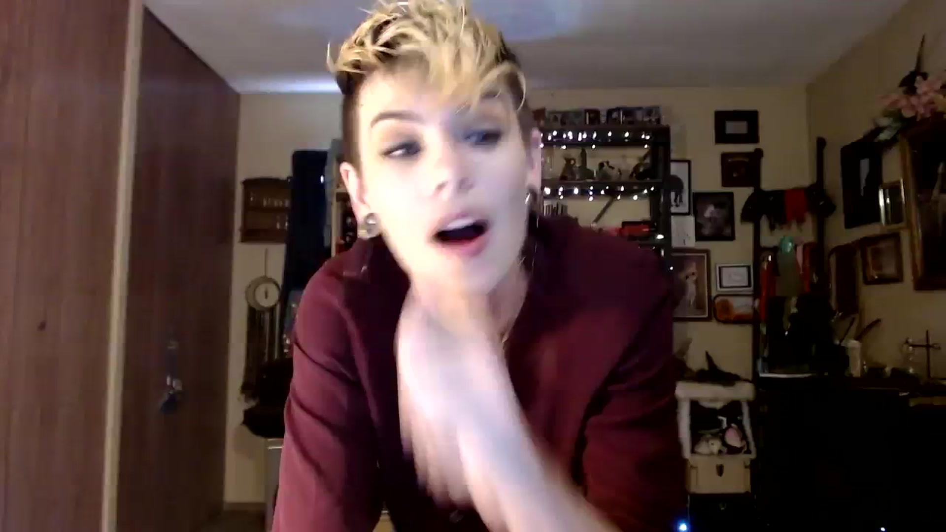 Gallery image thumbnail from Ancored's myfreecams stream on, 08/11/2023, 21:15 image 3 of 20