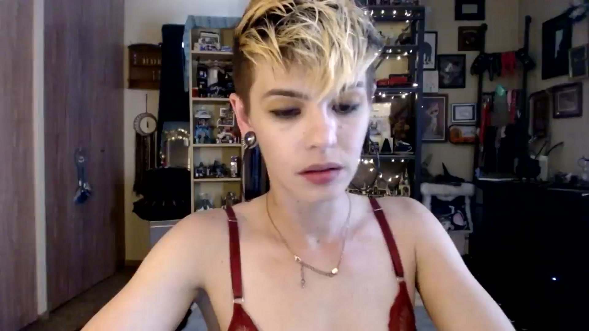 Gallery image thumbnail from Ancored's myfreecams stream on, 08/11/2023, 21:15 image 14 of 20