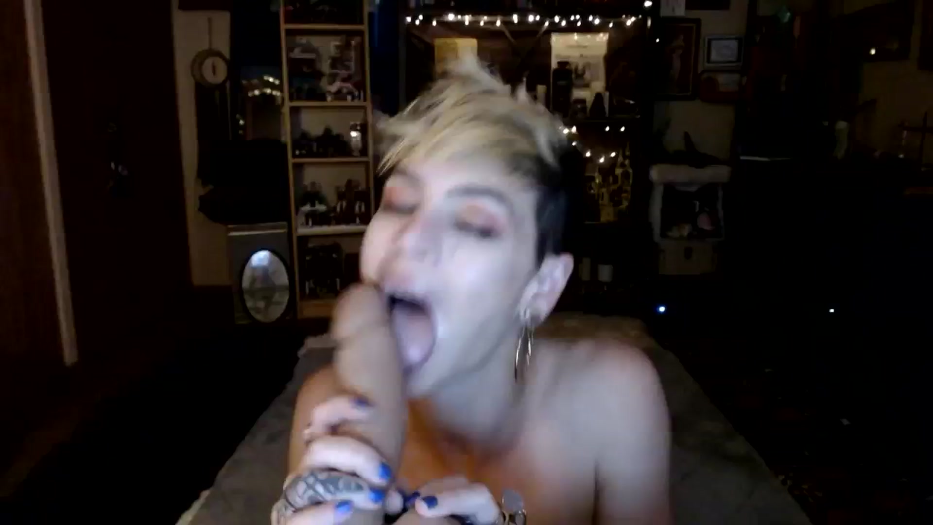 Gallery image thumbnail from Ancored's myfreecams stream on, 08/13/2023, 22:02 image 10 of 20
