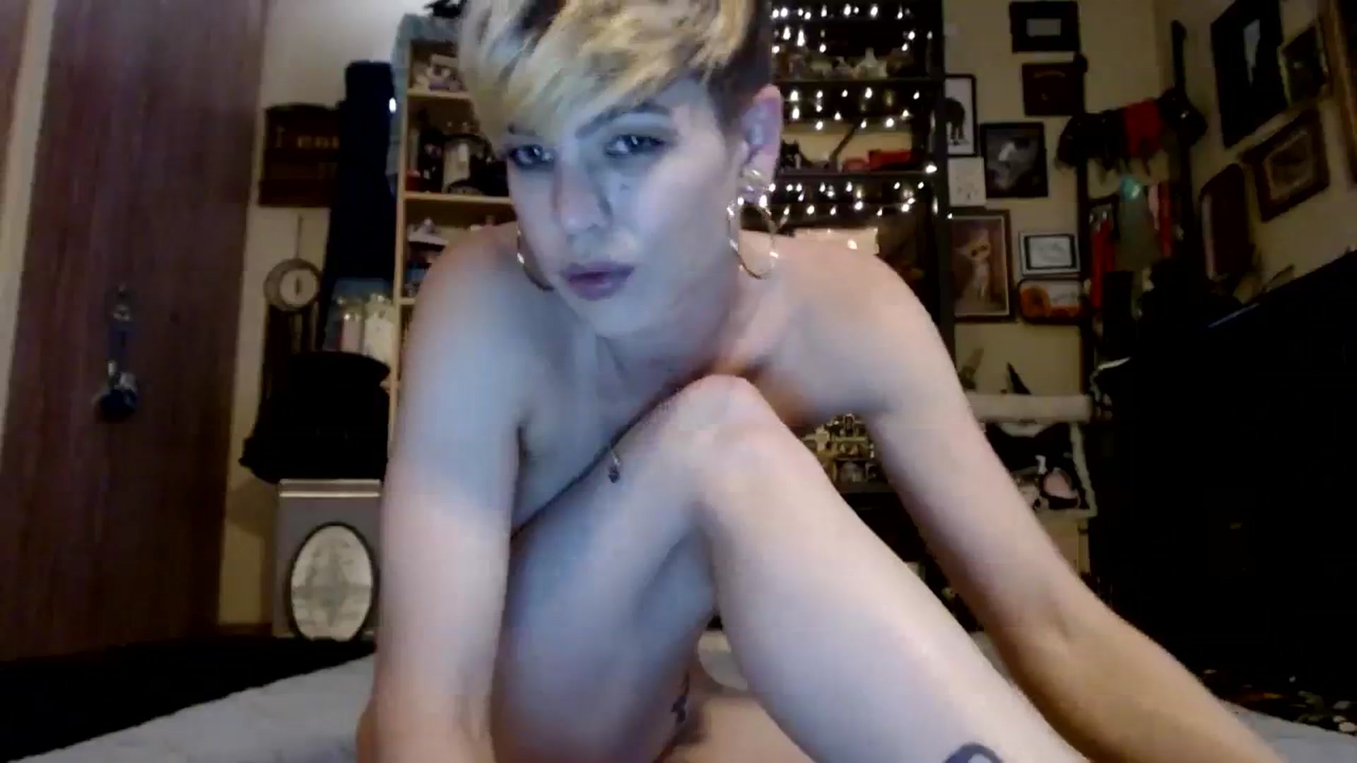 Gallery image thumbnail from Ancored's myfreecams stream on, 08/15/2023, 19:31 image 20 of 20