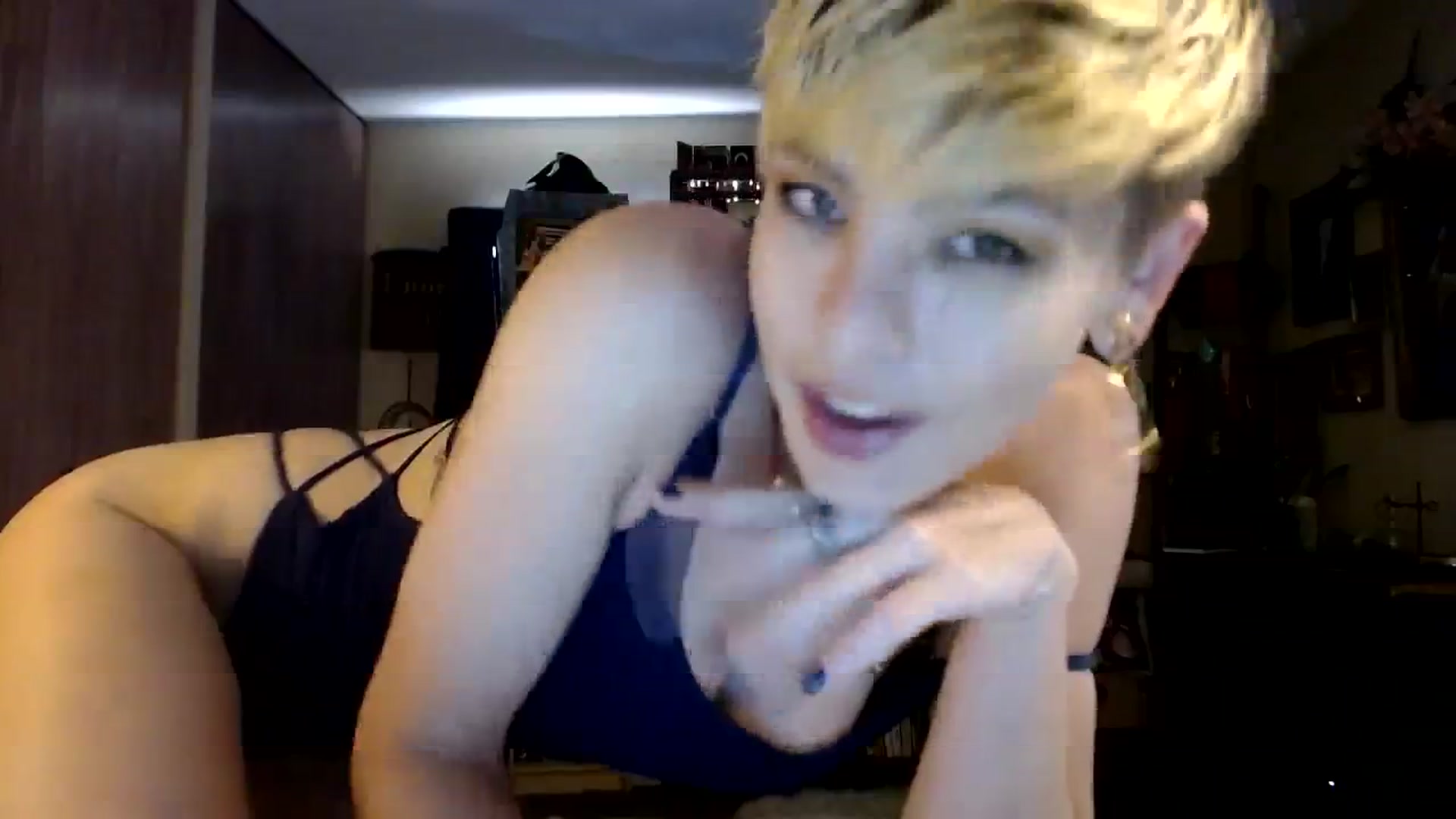 Gallery image thumbnail from Ancored's myfreecams stream on, 08/15/2023, 19:31 image 7 of 20
