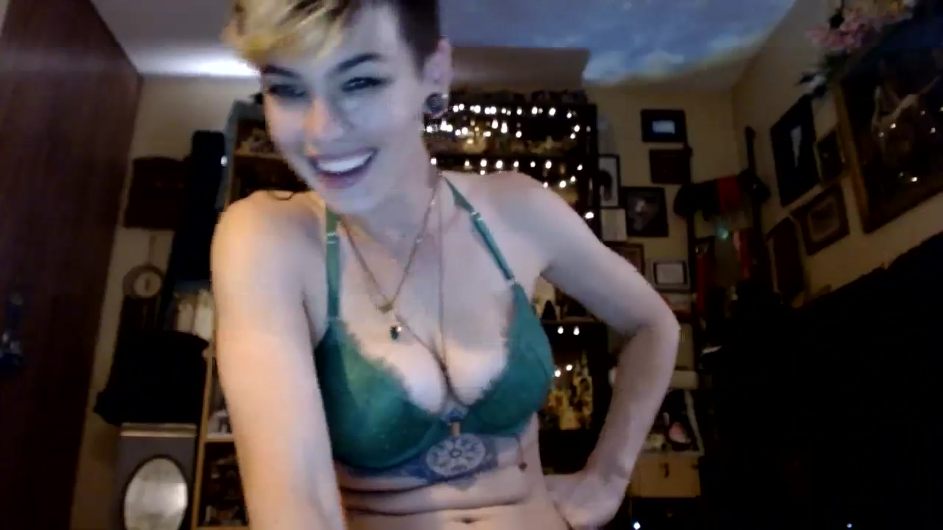 Gallery image thumbnail from Ancored's myfreecams stream on, 08/25/2023, 20:45 image 13 of 20