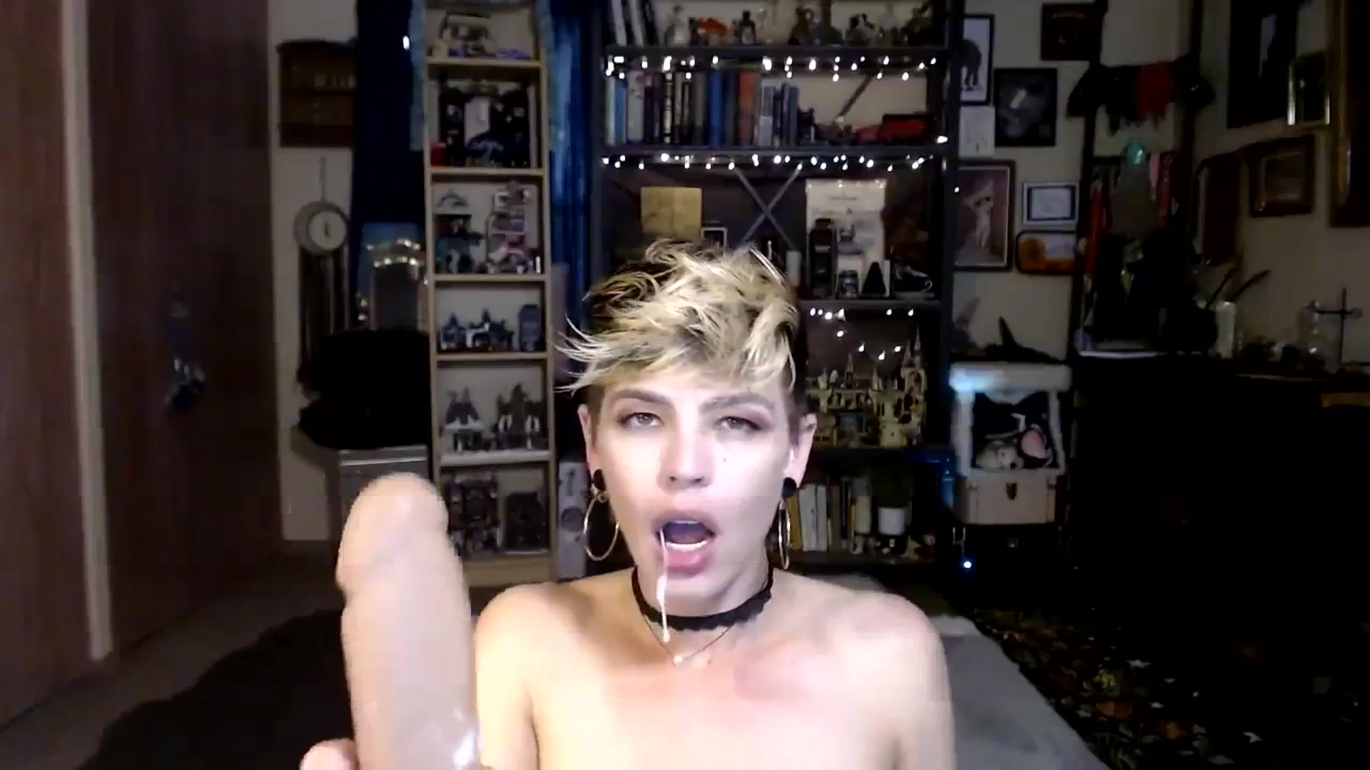 Gallery image thumbnail from Ancored's myfreecams stream on, 08/27/2023, 21:01 image 10 of 20