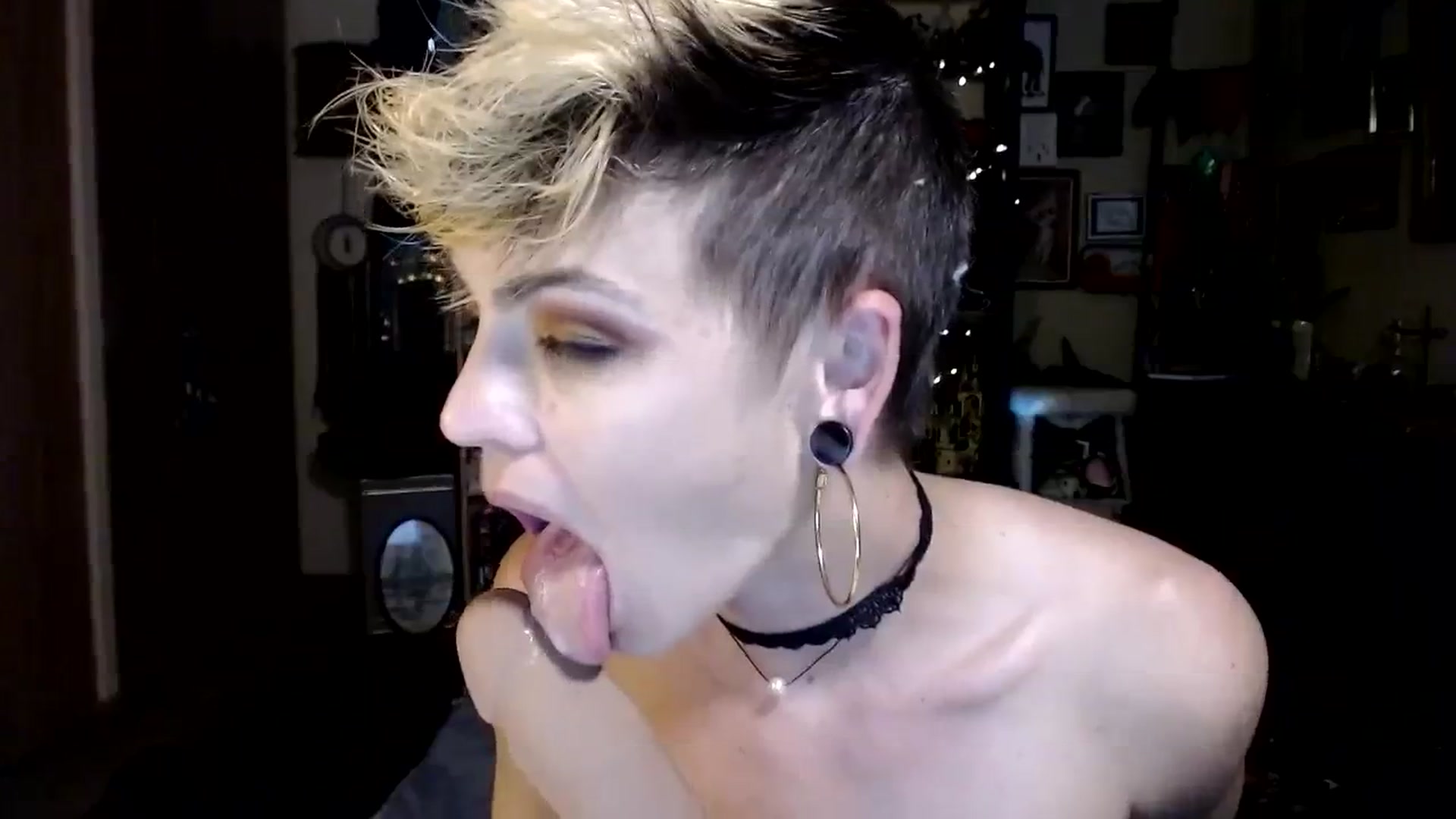 Gallery image thumbnail from Ancored's myfreecams stream on, 08/27/2023, 21:01 image 3 of 20