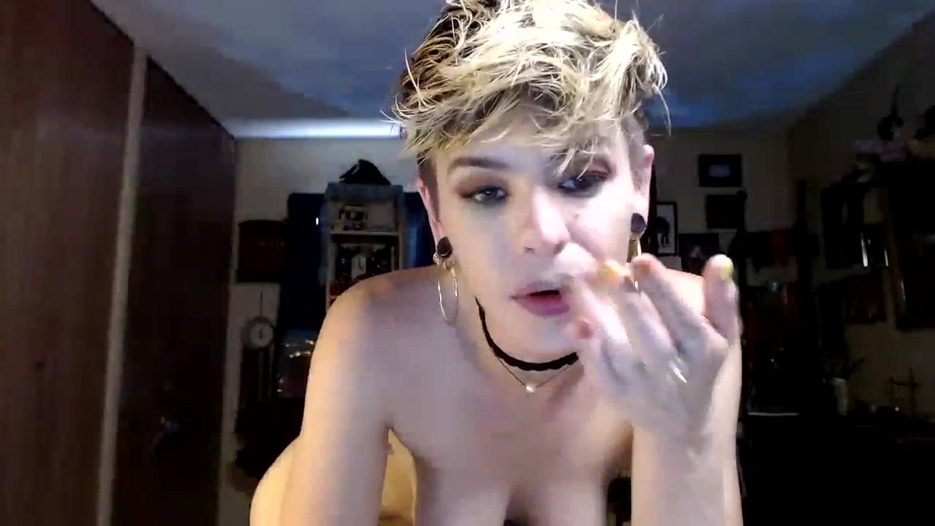Gallery image thumbnail from Ancored's myfreecams stream on, 08/27/2023, 21:01 image 14 of 20