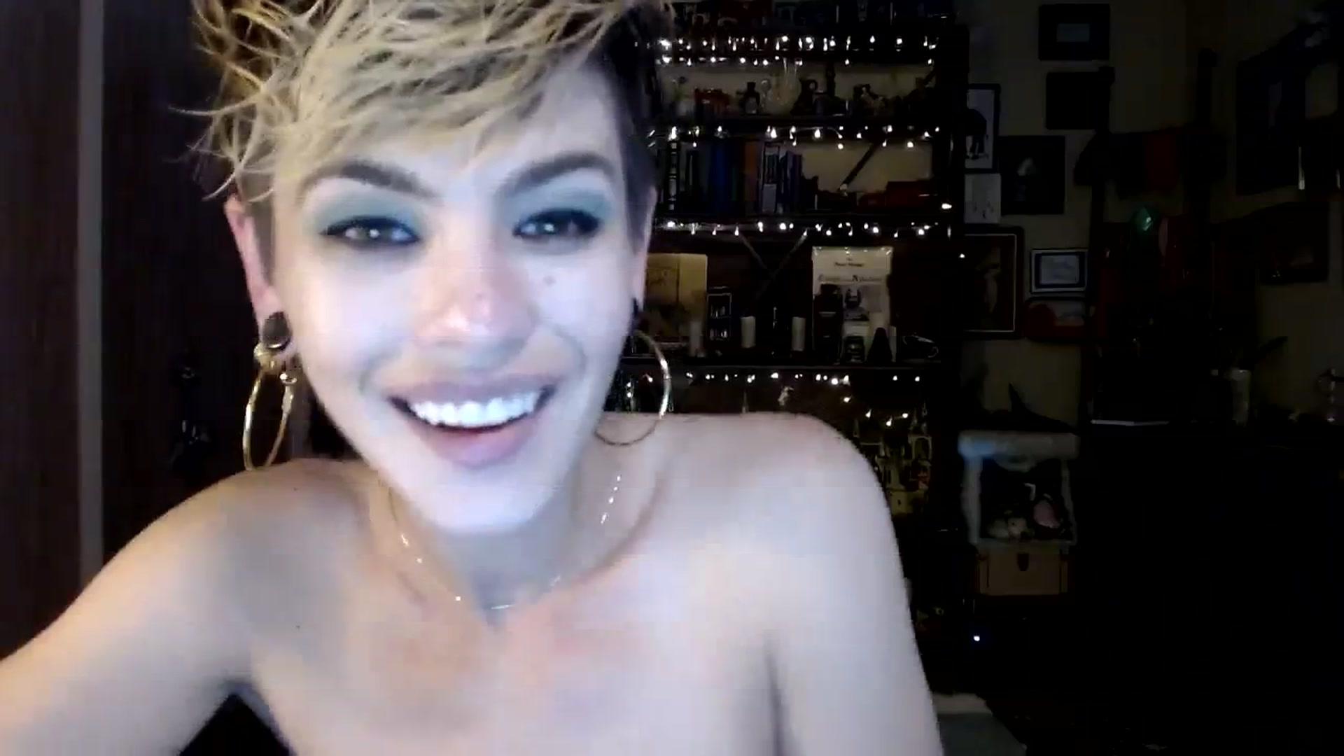 Gallery image thumbnail from Ancored's myfreecams stream on, 08/29/2023, 20:39 image 20 of 20