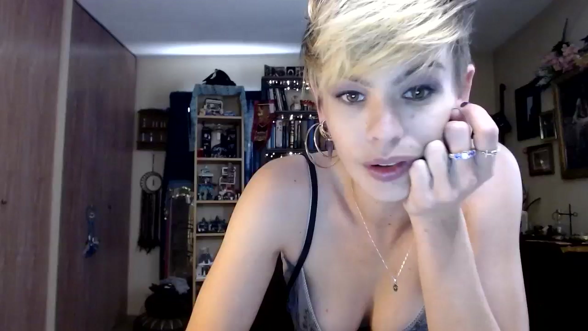 Gallery image thumbnail from Ancored's myfreecams stream on, 09/05/2023, 20:29 image 1 of 20