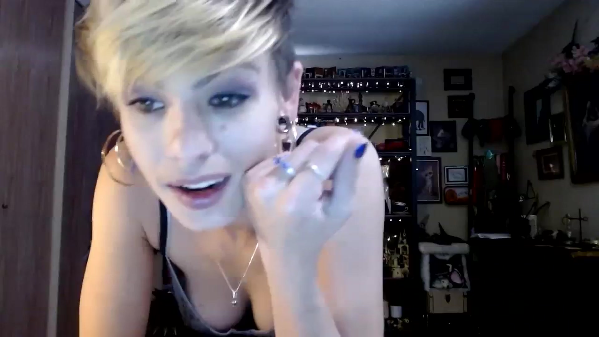 Gallery image thumbnail from Ancored's myfreecams stream on, 09/05/2023, 20:29 image 2 of 20