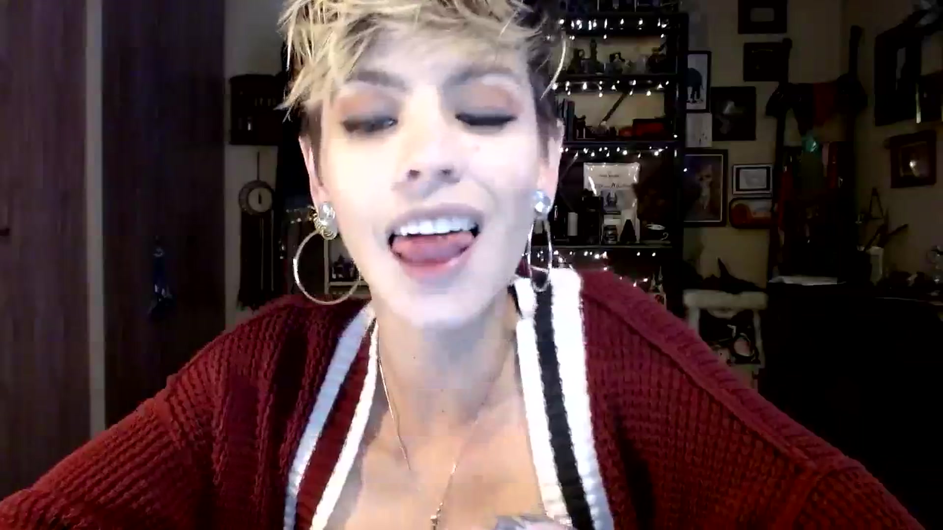 Gallery image thumbnail from Ancored's myfreecams stream on, 09/11/2023, 19:42 image 3 of 20