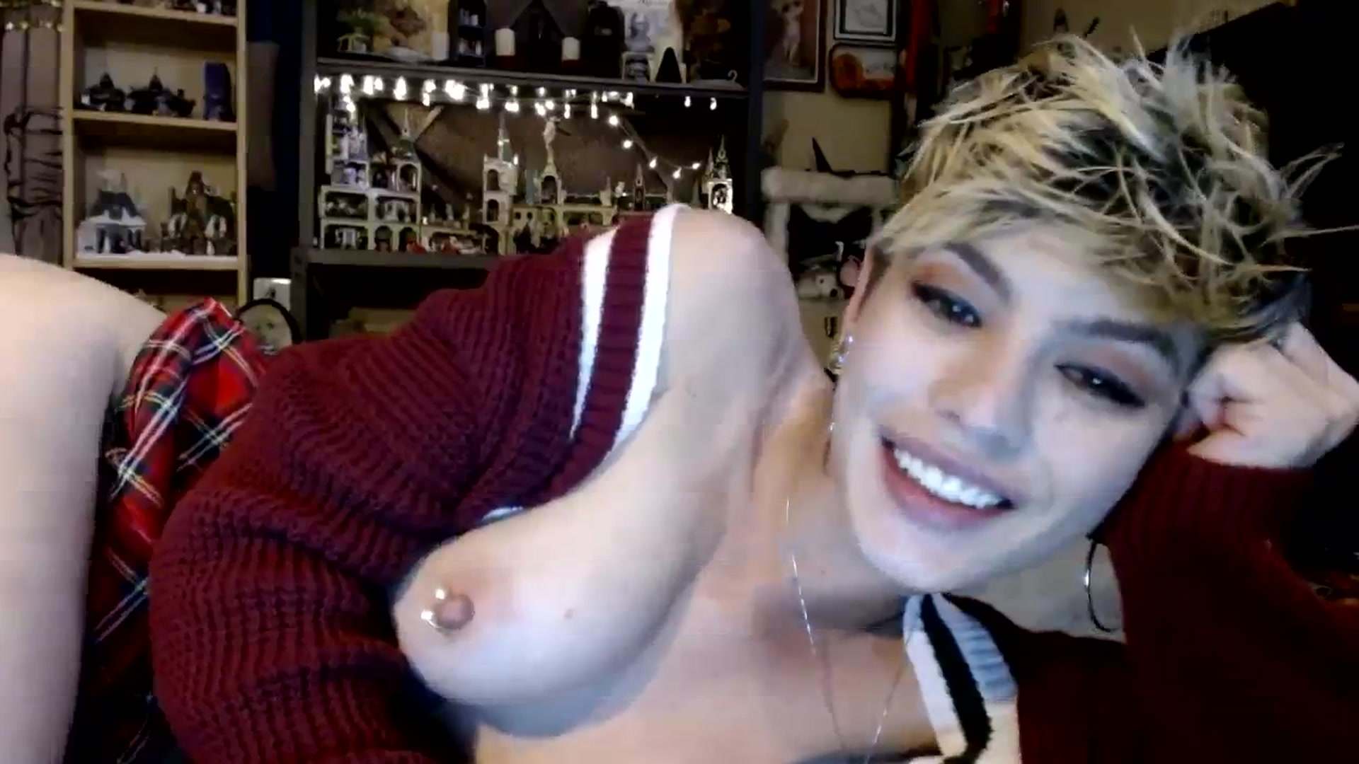 Gallery image thumbnail from Ancored's myfreecams stream on, 09/11/2023, 19:42 image 15 of 20