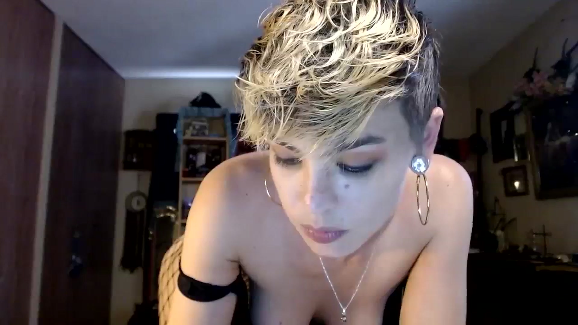 Gallery image thumbnail from Ancored's myfreecams stream on, 09/14/2023, 24:00 image 12 of 20