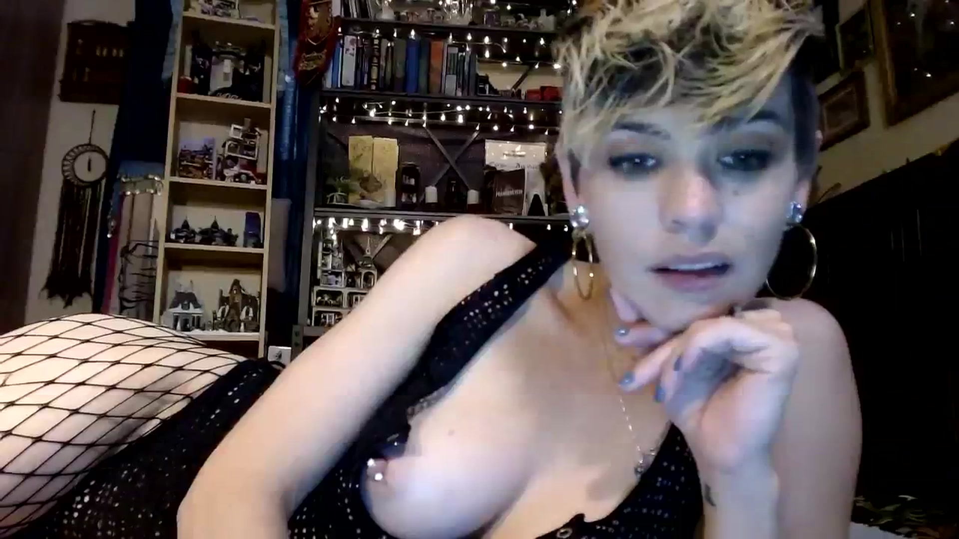 Gallery image thumbnail from Ancored's myfreecams stream on, 09/14/2023, 24:24 image 13 of 20
